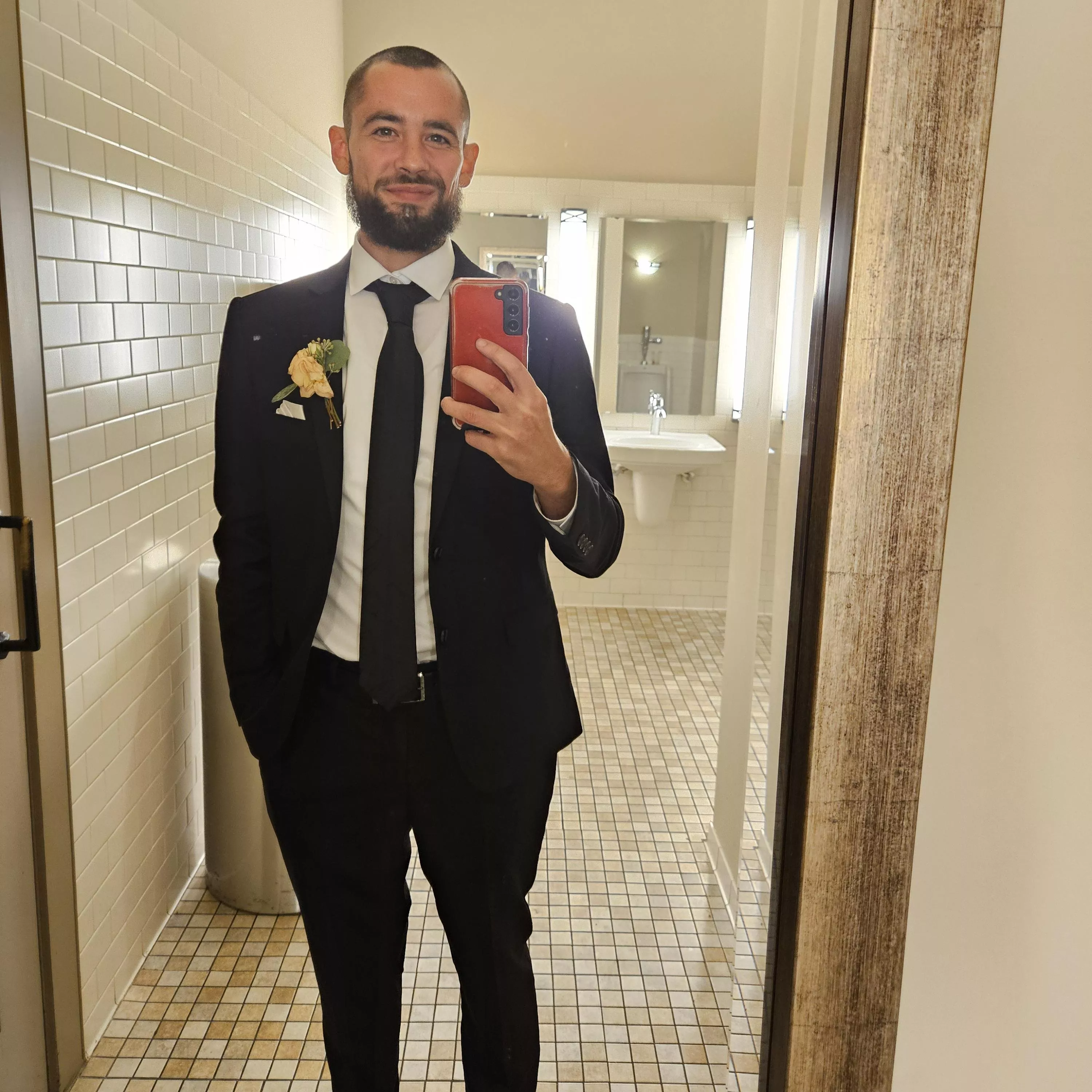 M4F. New to Austin, let's kick it on a football Sunday. posted by youyewuyu