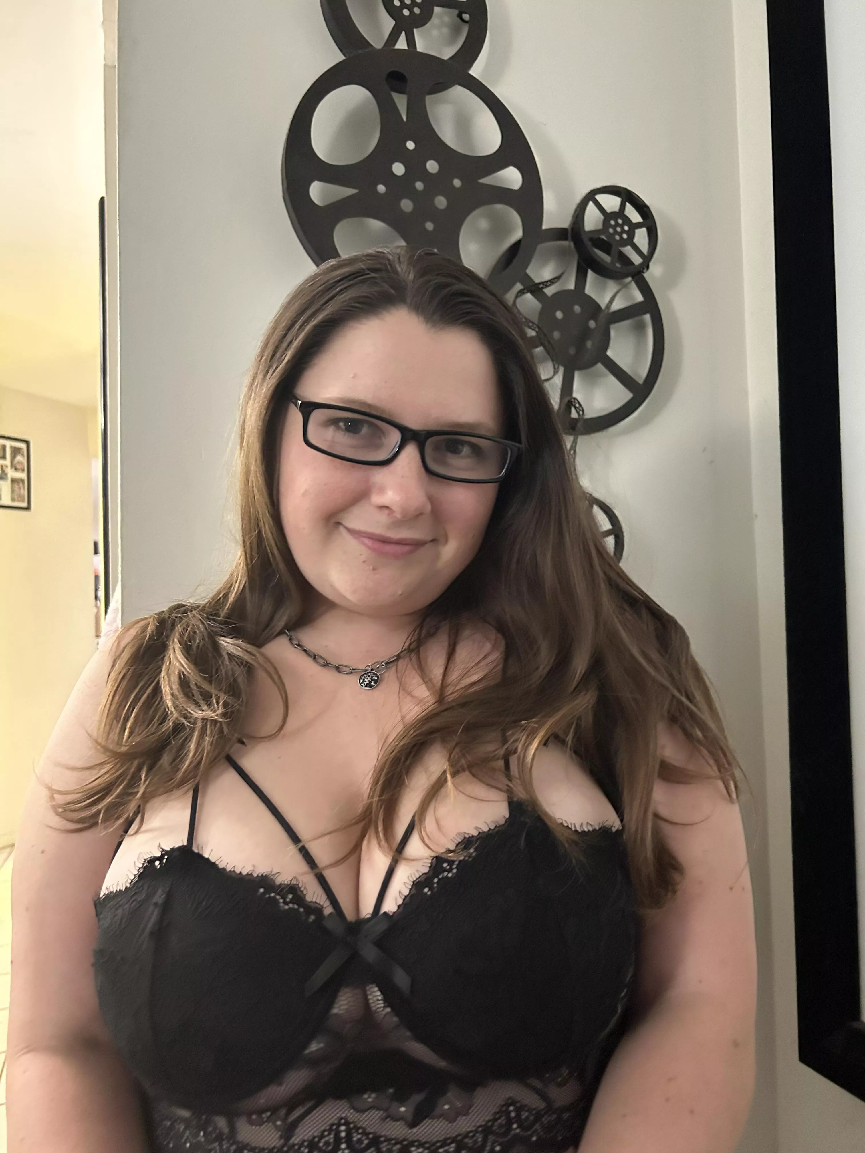 Mom of 3…rate me  posted by Pixiefeet169