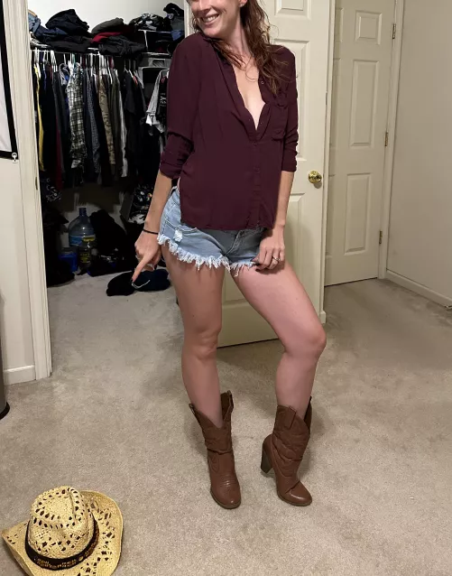 Mom of 4.. what do you think ?  by Cay_Bakes