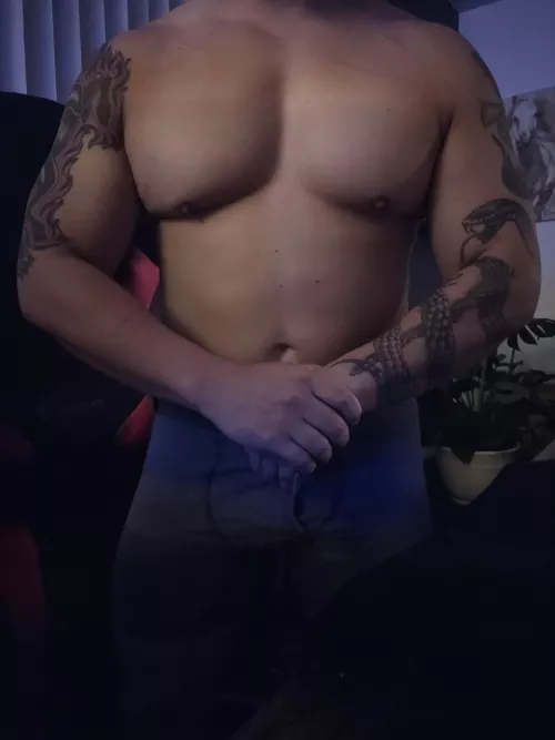 Pec worship 😈  by Joeyzona48