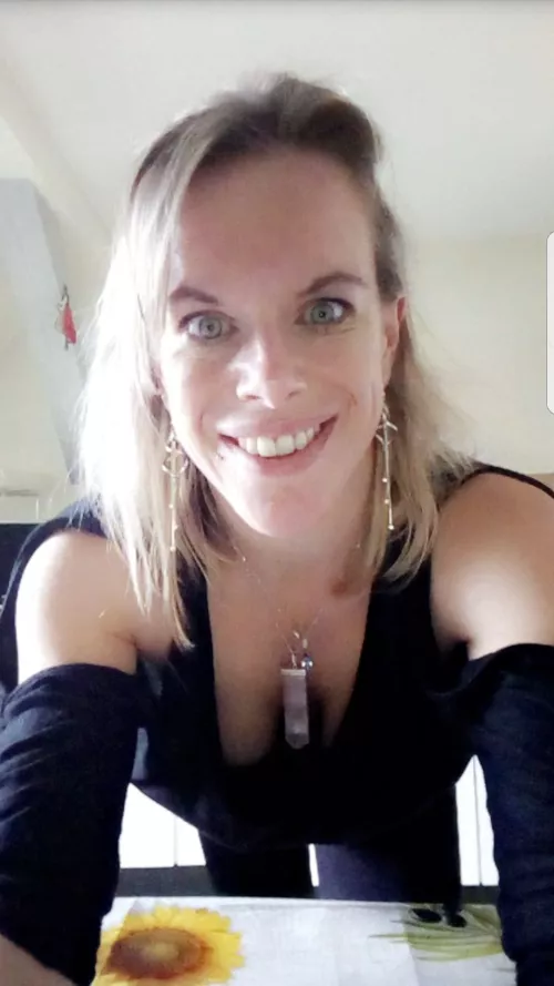 Salut toi... Supris ? by RockSpecialist222