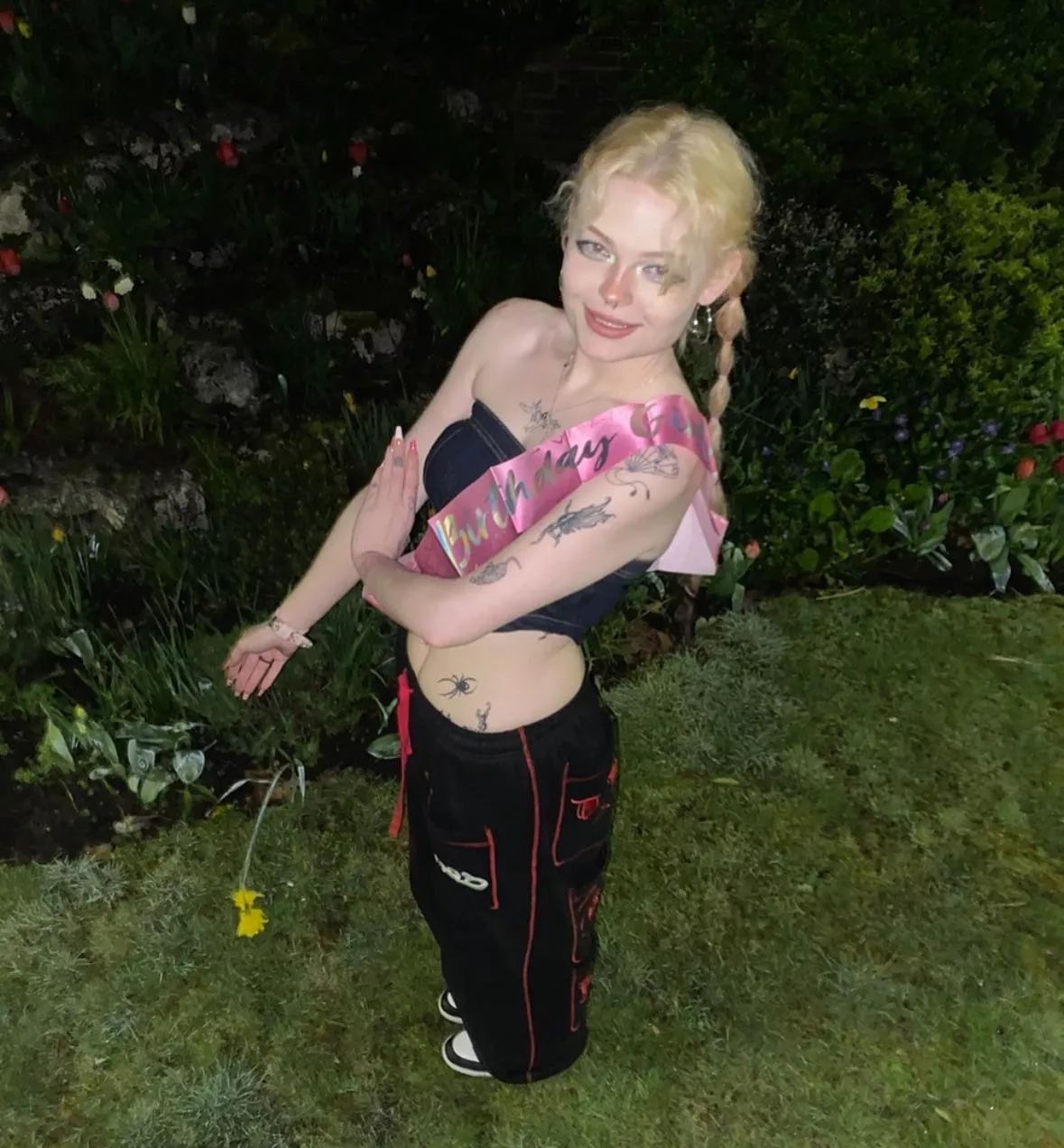 Stop gooning and compliment me with your pretty cash, freak boy. 🇬🇧 posted by goddesscee333