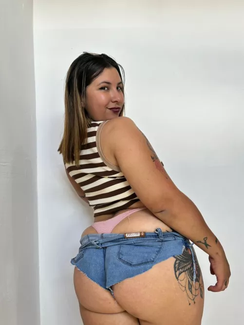 Tell me if for this ass you will become a seat right now.  by funnygirlok