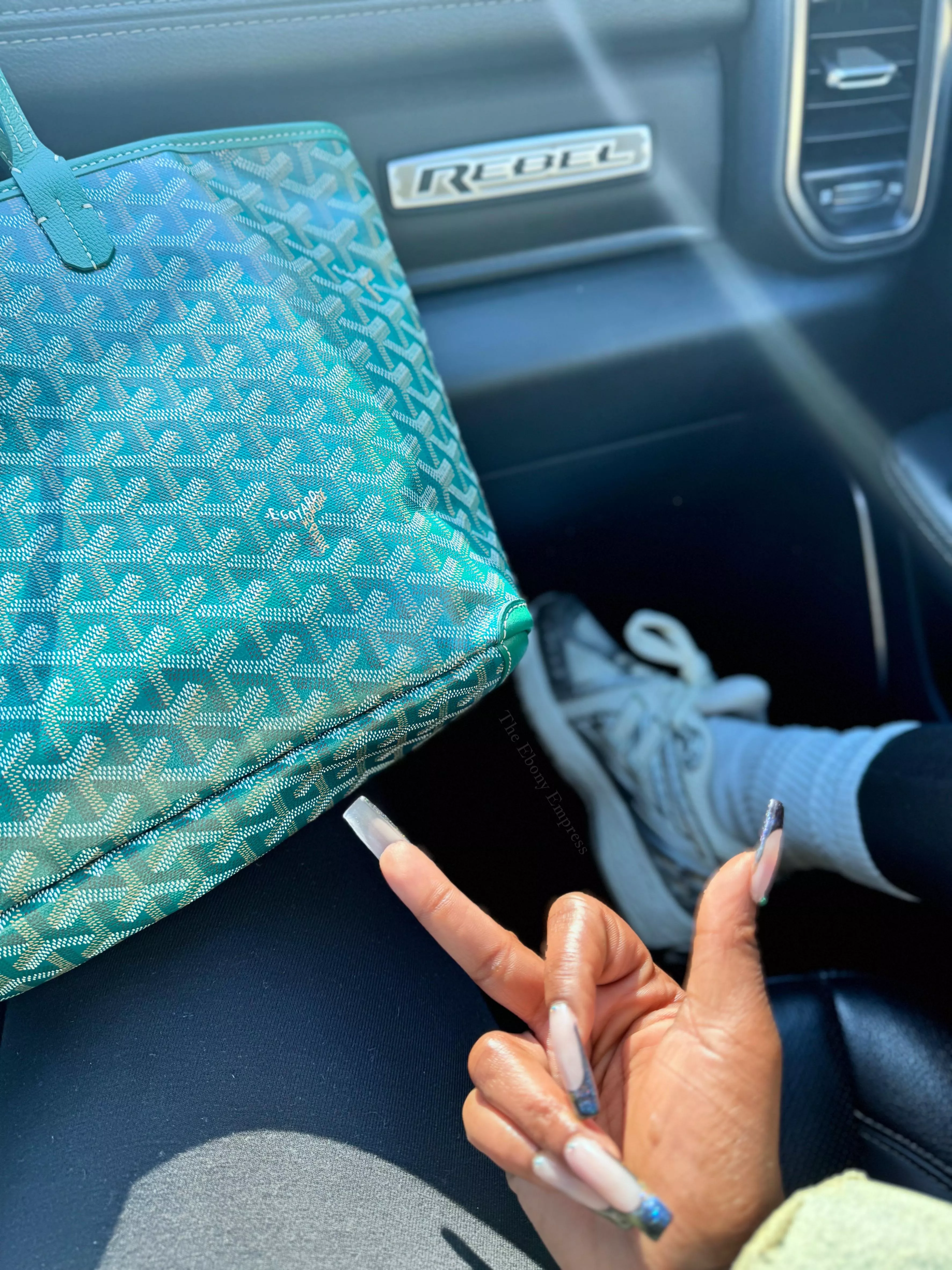 You can’t afford my lifestyle; but I’ll take your money for the F*k of it !!  posted by GIAKavalli