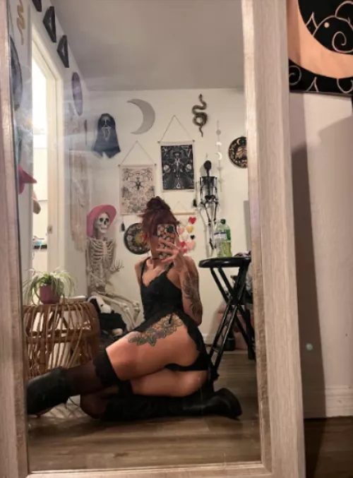 24 [F4M] Who’s down for some mischief in the Lilac City? 🌸 by NebulaDream1