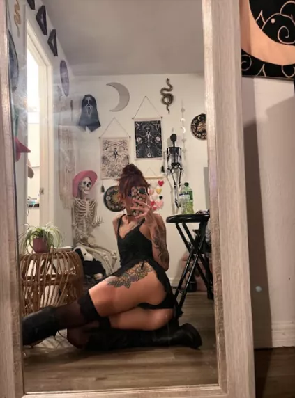 24 [F4M] Who’s down for some mischief in the Lilac City? 🌸 posted by NebulaDream1