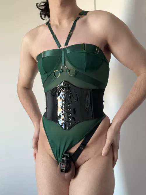 A bit of green for your day 💚🖤🔐 by Harrypug