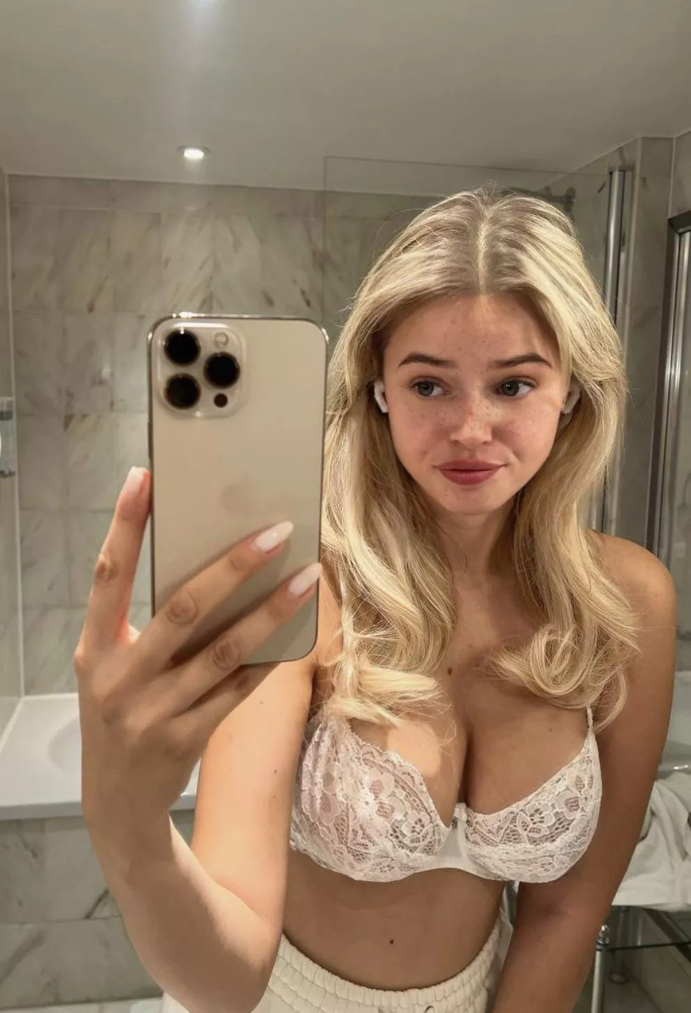 Are my classmates right about me being too ugly to find myself a boyfriend? It’s making me feel really self conscious… posted by klette23