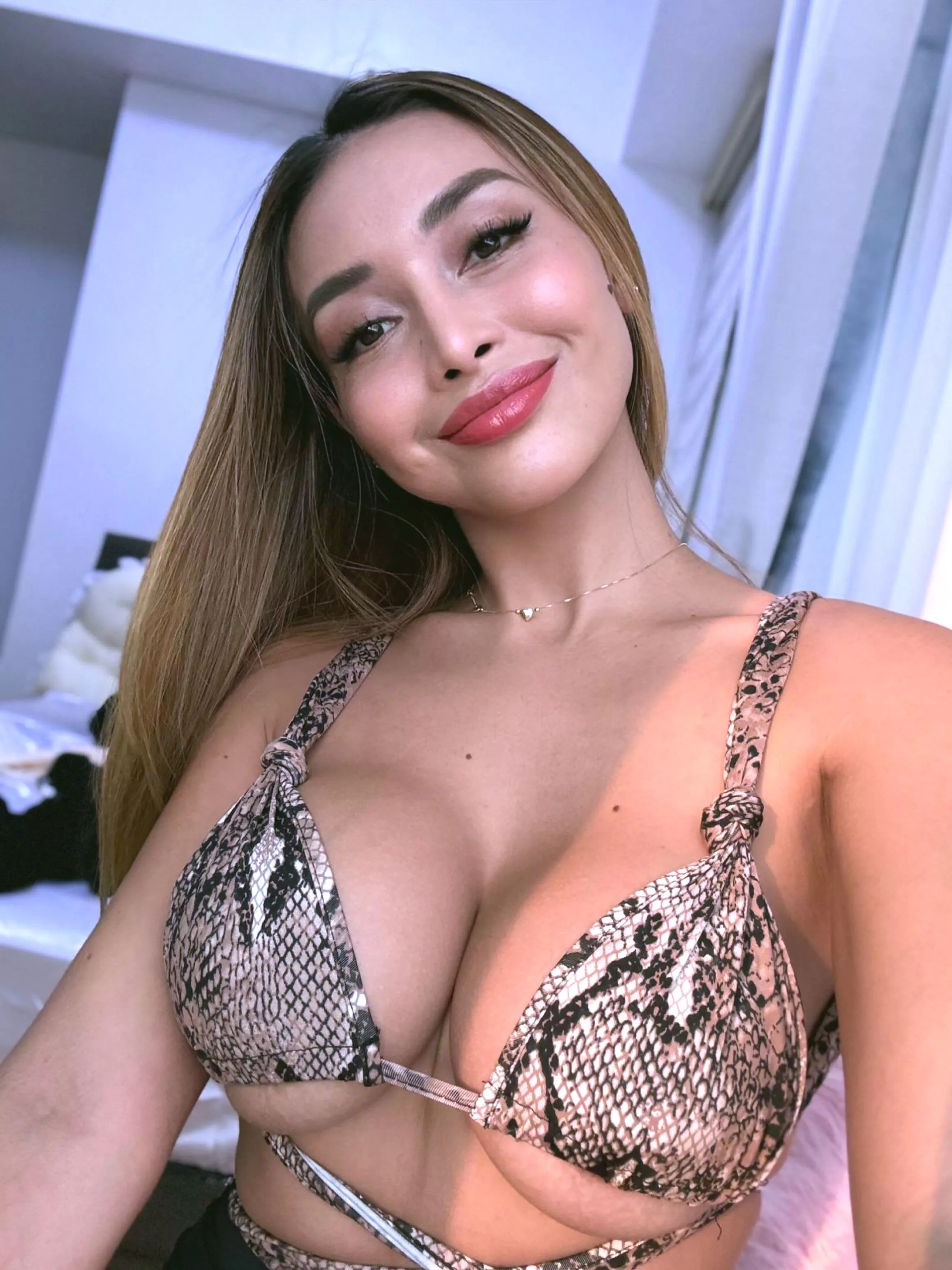 Big enough for you?  posted by mialushhh