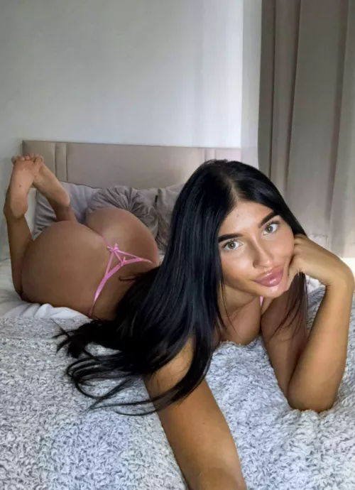 Get behind me and worship my feet and my ass too [IUTR] by vixenprxncess