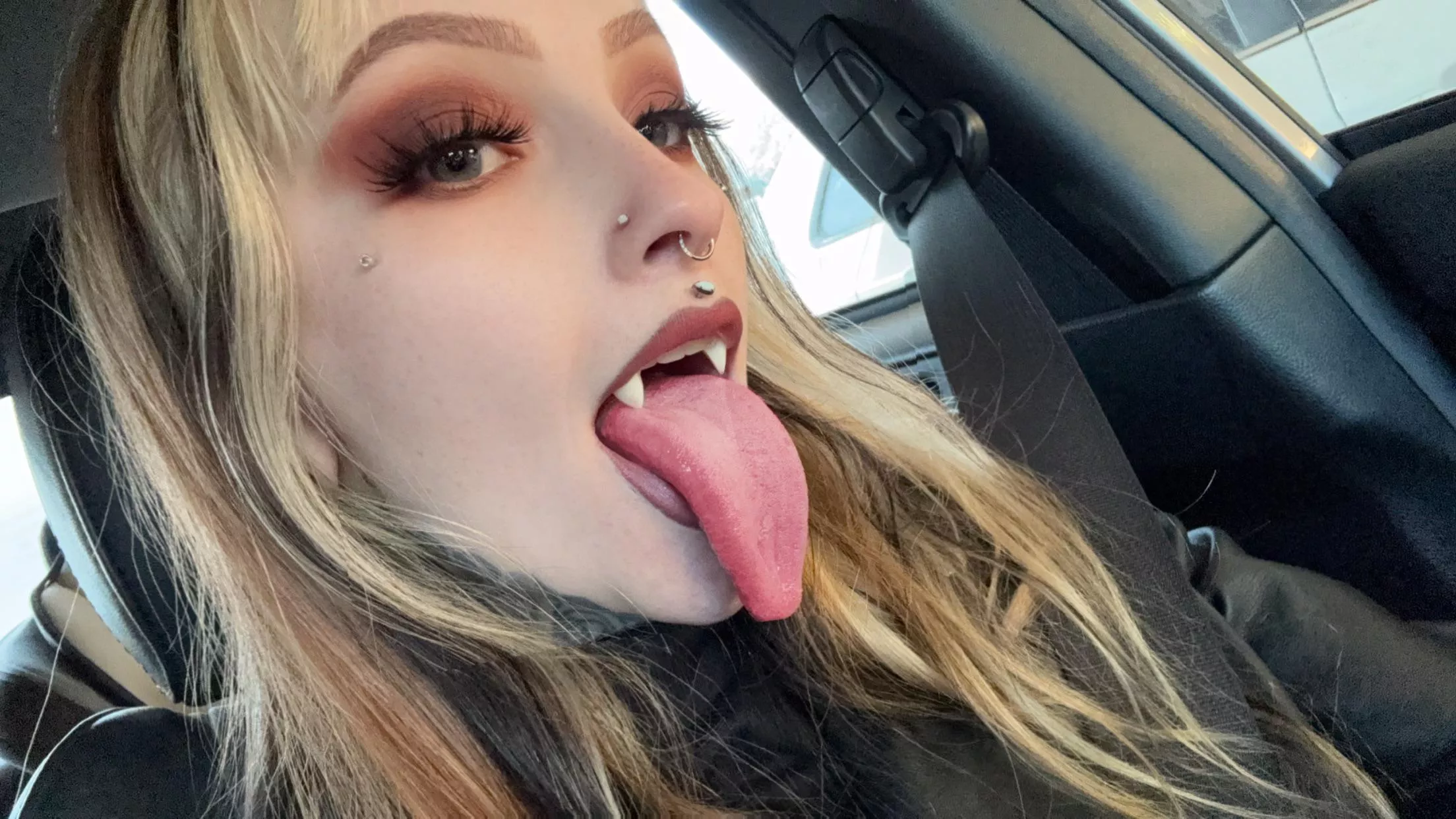 I’ve come to suck your … cock 🧛‍♀️👅 posted by AzureStorm1217