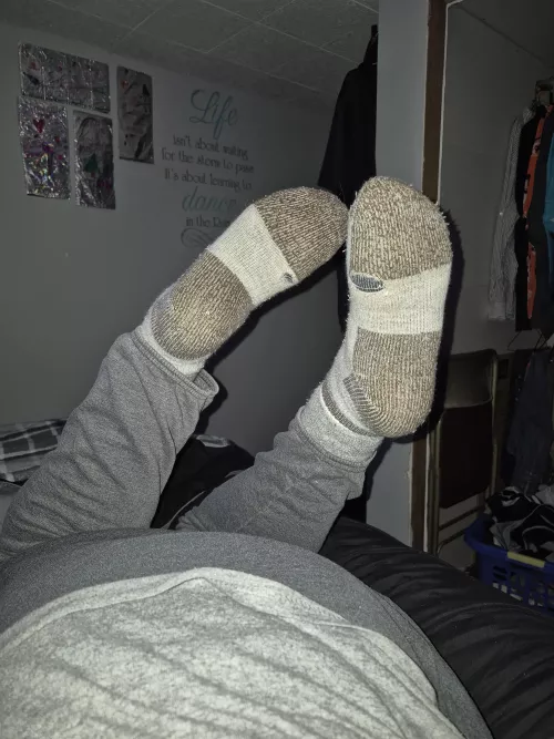 Like the view? by xPennywiseQueenx