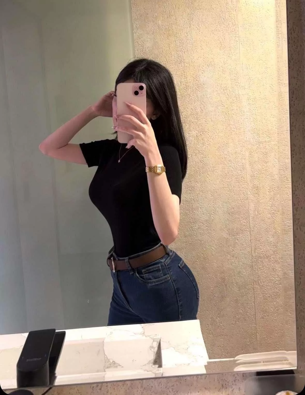 My gf 🍑🥵 posted by Background-Cable-651