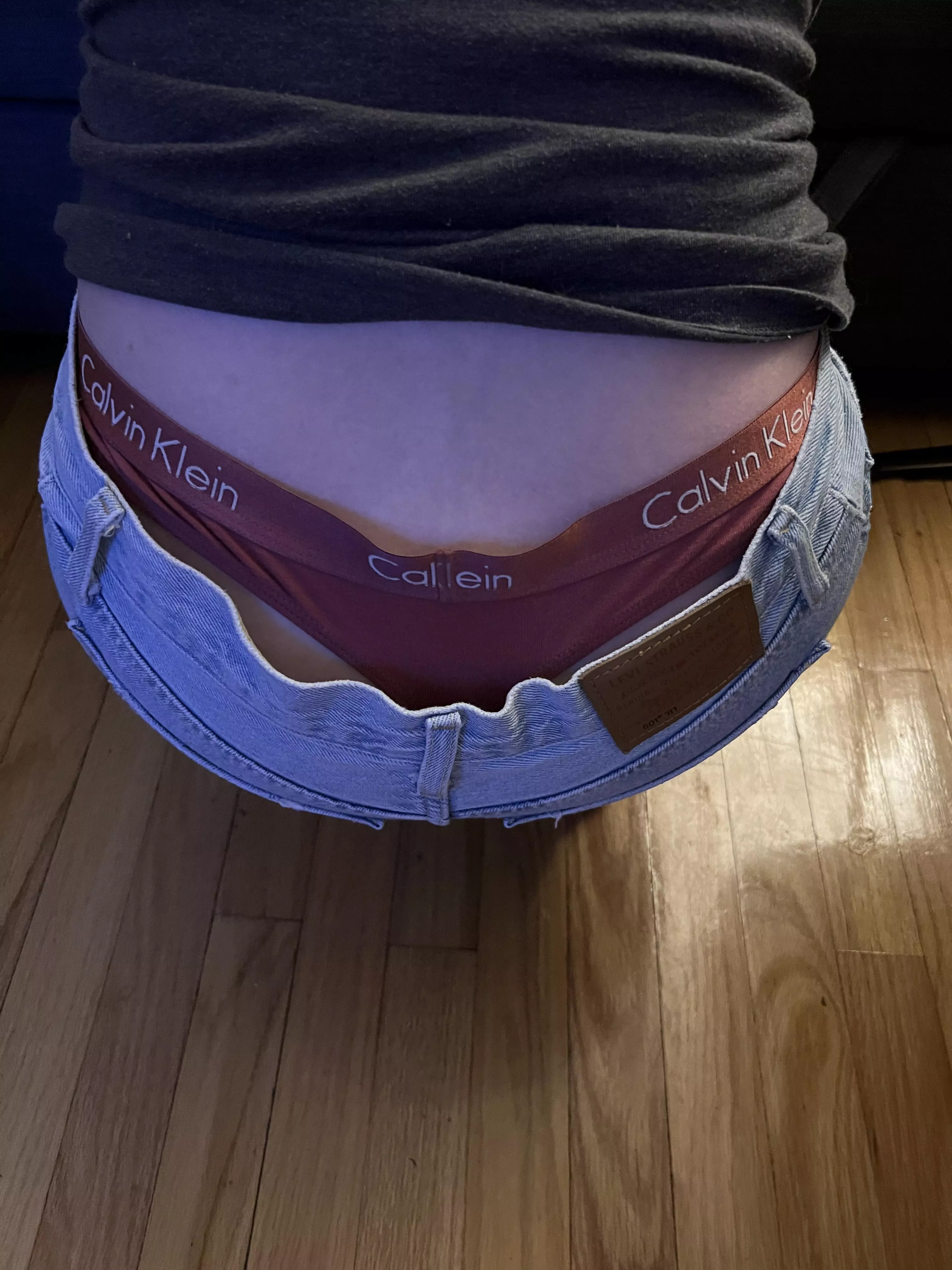 Pull on my tail 😉 posted by beccabootyful