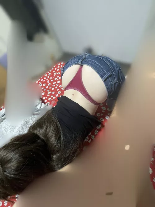 Red thongs 🫦🥵 by lidaalindaass