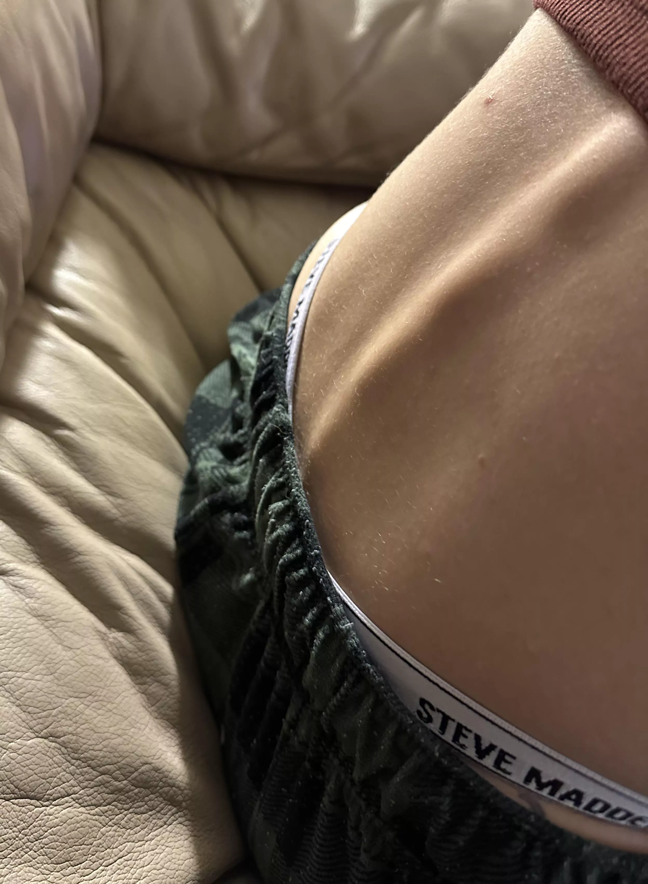 Tail’n in her pj’s, my favorite 🥵 posted by Pete_Dennis