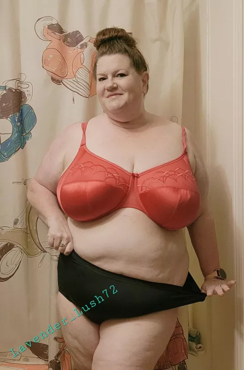 Thick girls are so much fun 😈 [F52] by Lavender_Lush72