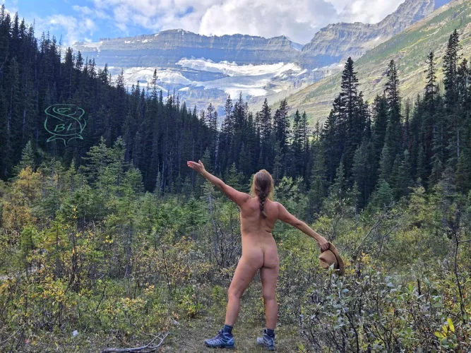 Valley view of Mount Victoria 🍁 by BareLeiaRose