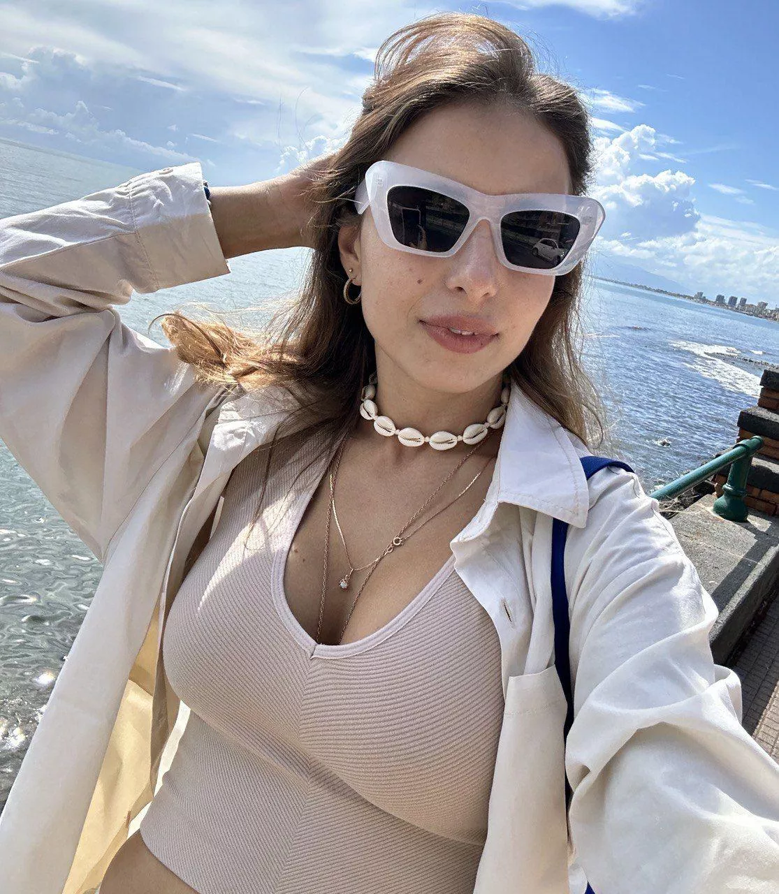 When you find out your new top is the perfect fit posted by Nirvanalogie