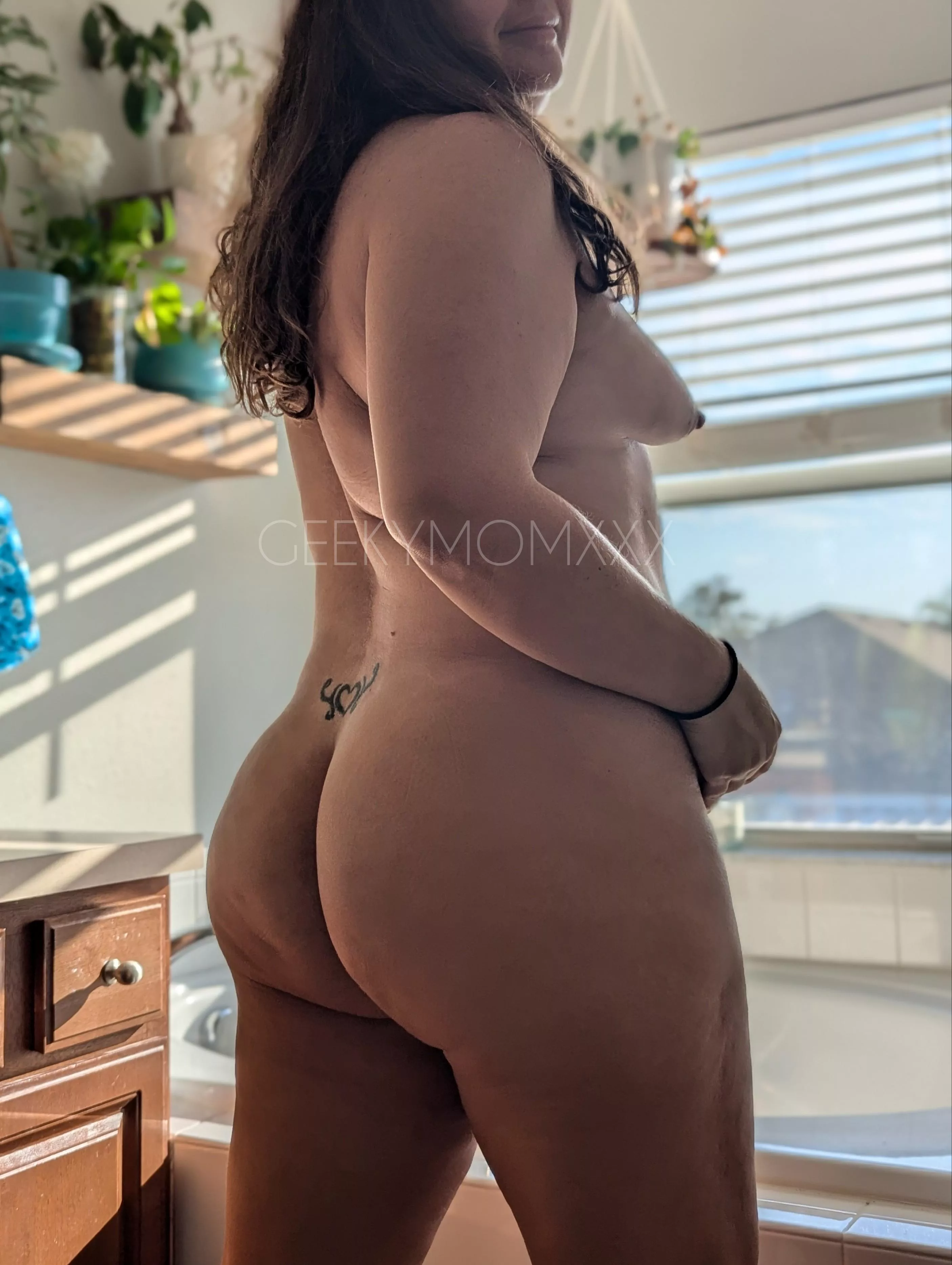 Fresh from the shower  posted by geekymomxxx