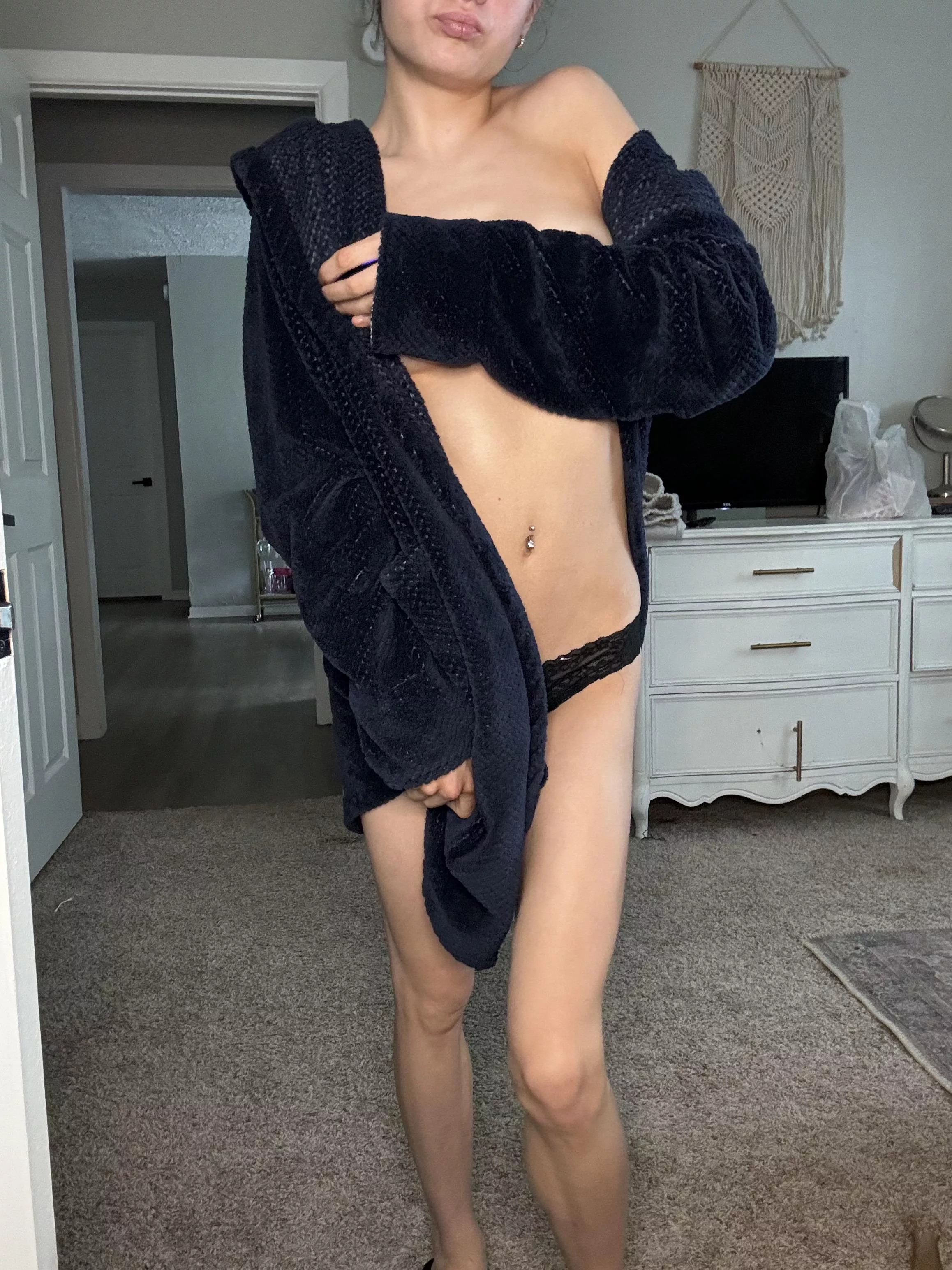 let me give you the brunette experience  posted by trixie_xo