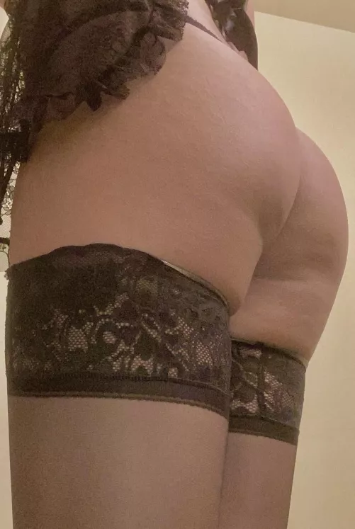 Caught you looking  by inatti