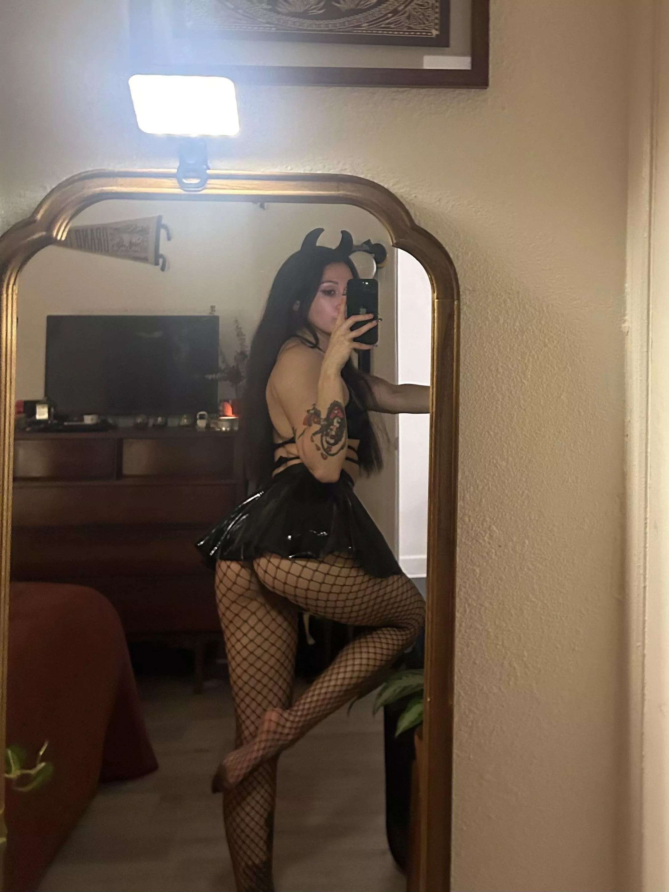 had to hit a quick leg day for my costume ;3 posted by -shaitan