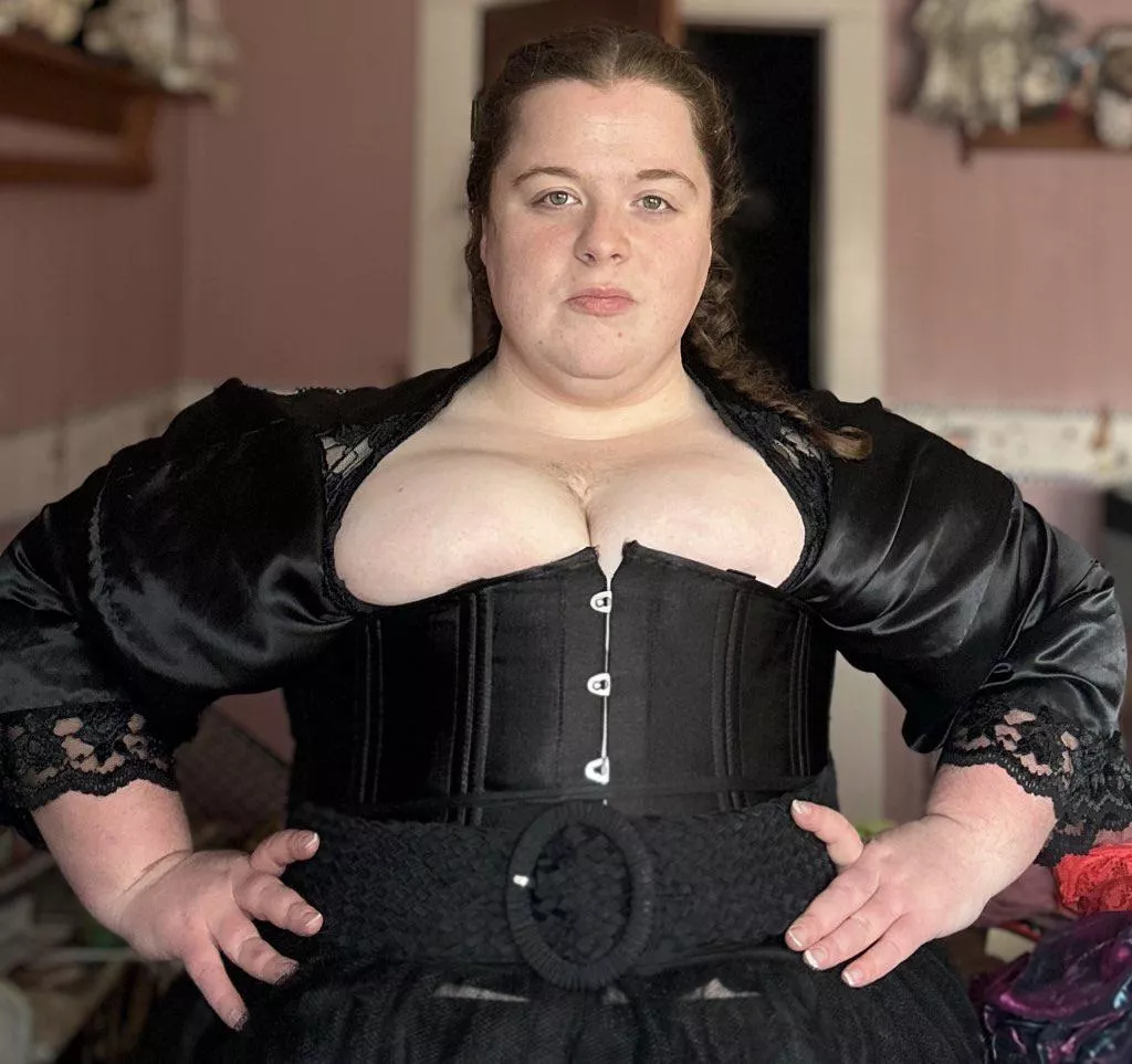 I stunned here, i fear 💁🏻‍♀️🎃 posted by franticalpeace