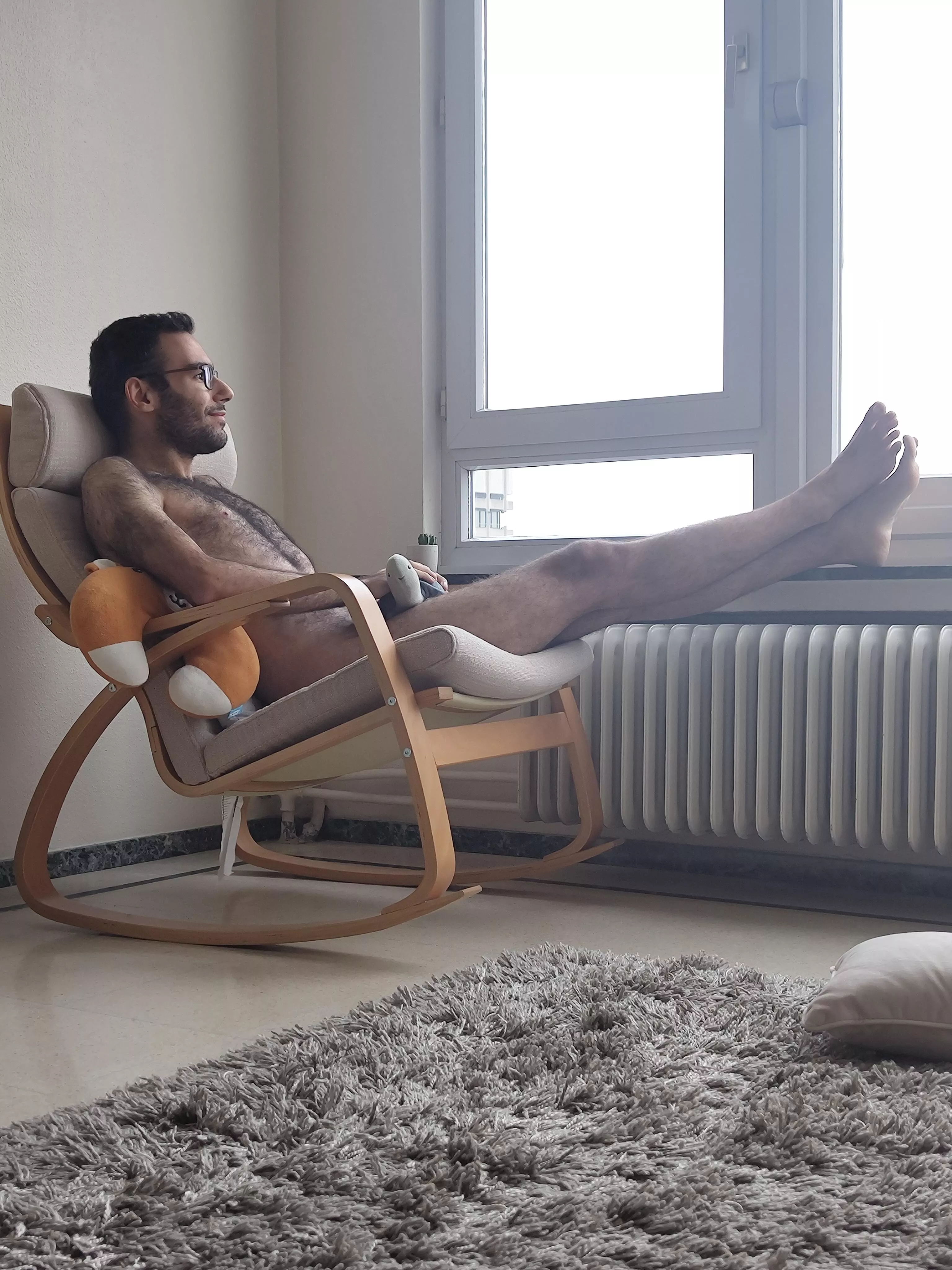 Just a quiet afternoon, enjoying the view and a rare moment of peace. Feels good to slow down, relax, and just let the world pass by for a bit. Any classy ladies out there who know how to appreciate a good chair, a good view, and good company? posted by Square-Ad6345