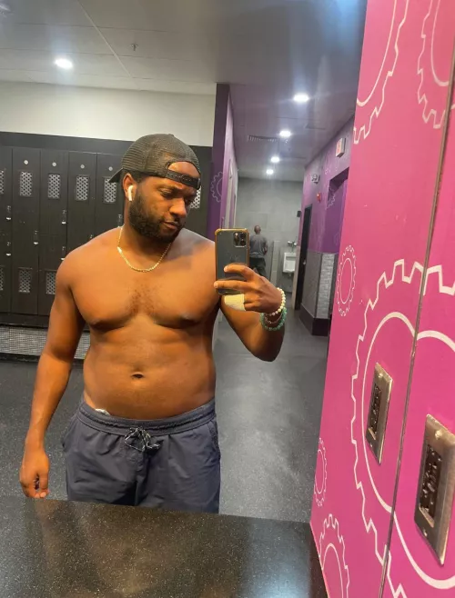 meet me by the lockers?  by Apprehensive-Dot4269