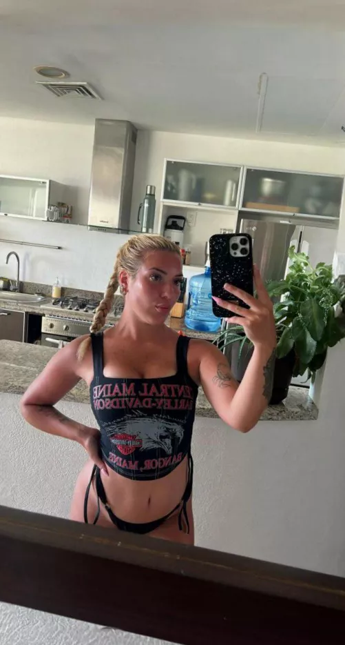 Who’s up for keeping a 19 F entertained with a story that never ends?
 by GlitterGifts