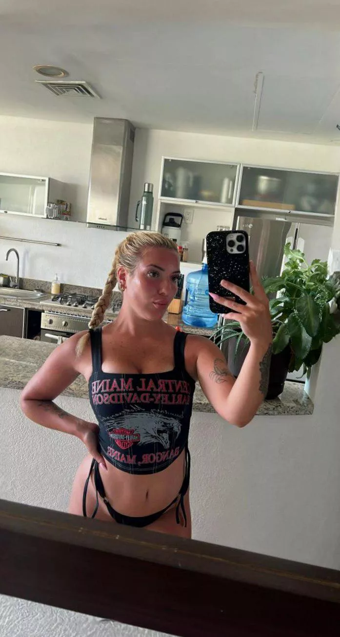 Who’s up for keeping a 19 F entertained with a story that never ends?
 posted by GlitterGifts