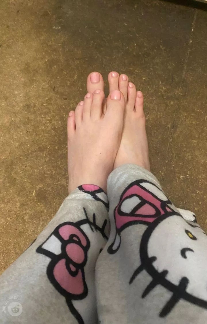 Do you like my hello kitty pants? posted by XxJustCathiexX