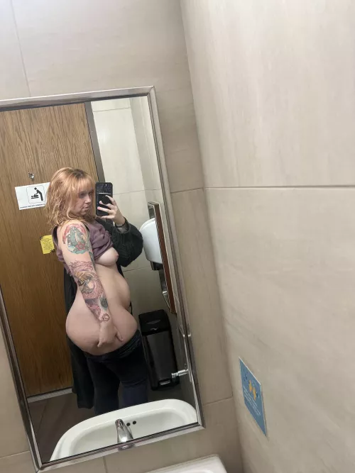 Mirror selfies are the best 😉 by Glitteringworm78