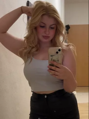 My face is up here posted by HotMia23