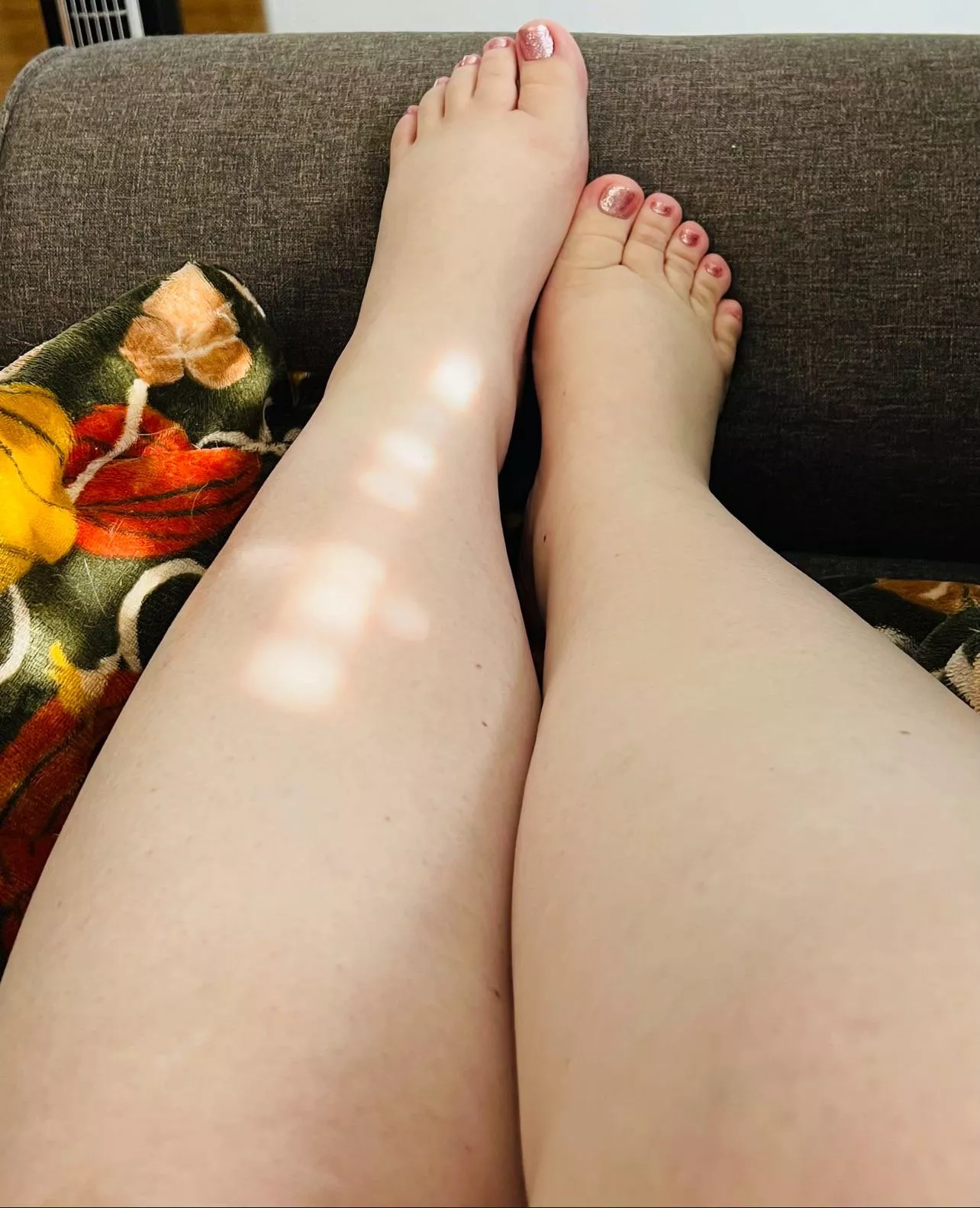 My feet should be stroking your cock 😈 posted by BBW_HeatherMae