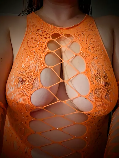 Peek a boo.. 💋 by ChiveFiremomma