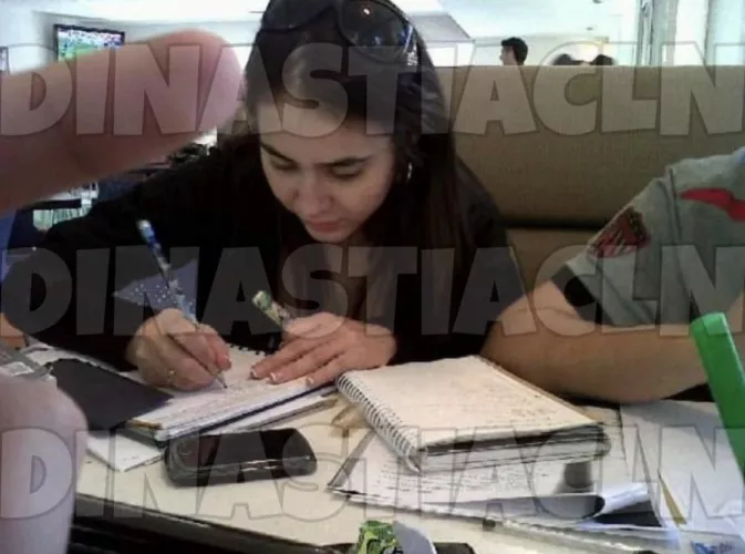 Zulema Aracely Lindoro (wife of Ivan Archivaldo Guzman Salazar and mother of his 2 children- a boy and a girl). It’s been rumoured that she also has a daughter that isn’t from Ivan by Ok_Head368