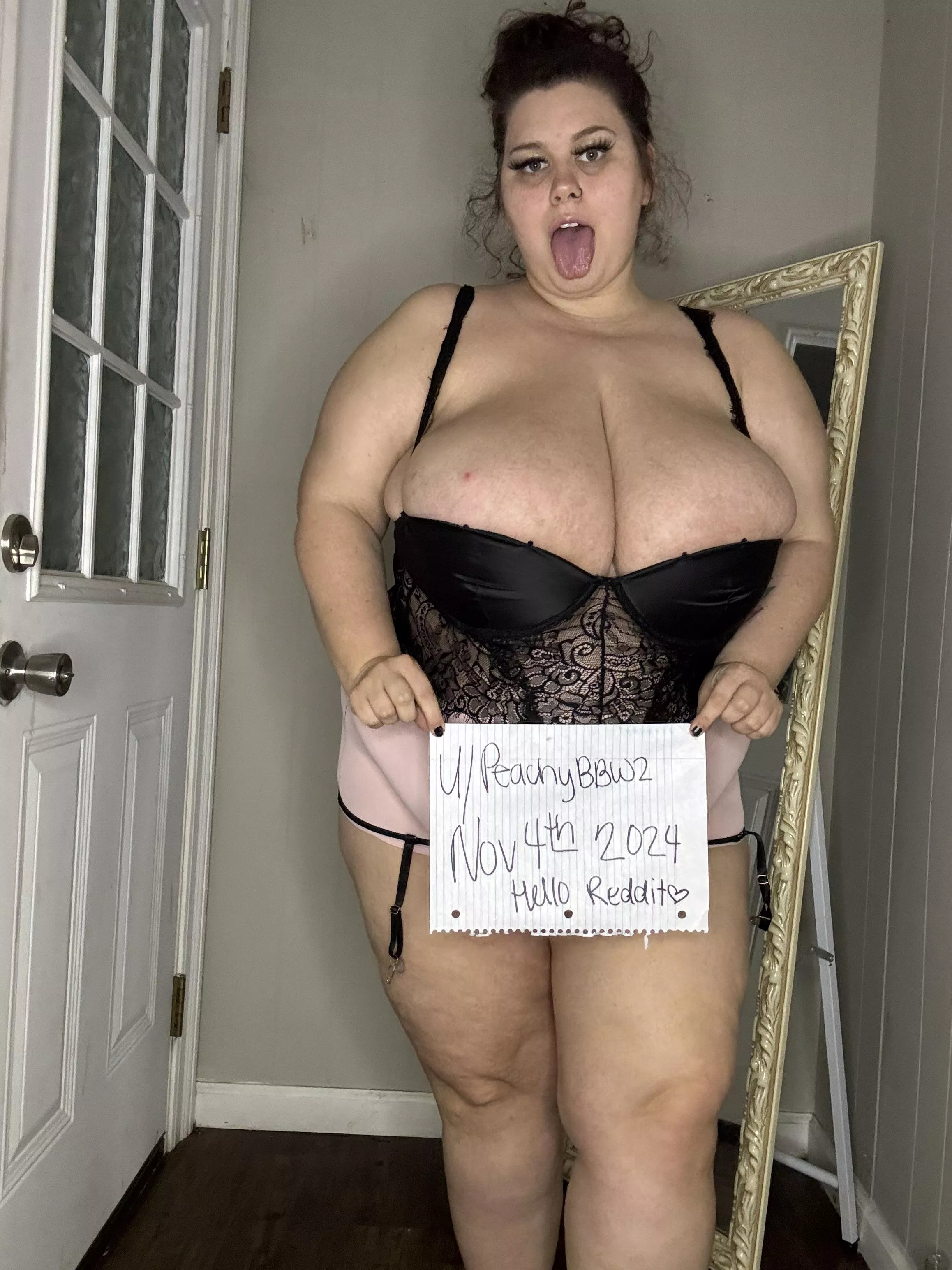 Sexy bbw here posted by PeachyBBW2