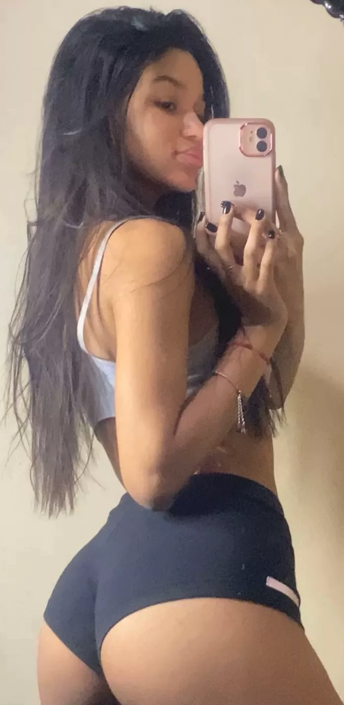 This seasoned ass still knows how to turn heads posted by sweetgirldreamy