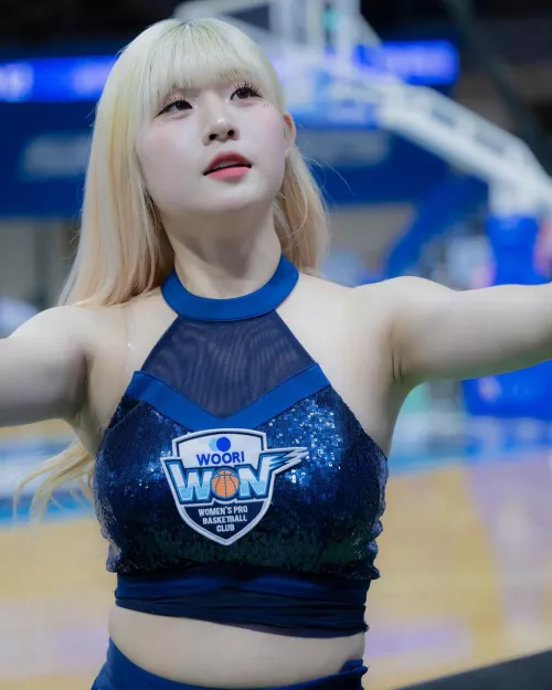Ahn Hye-ji (cheerleader) by nick_nance