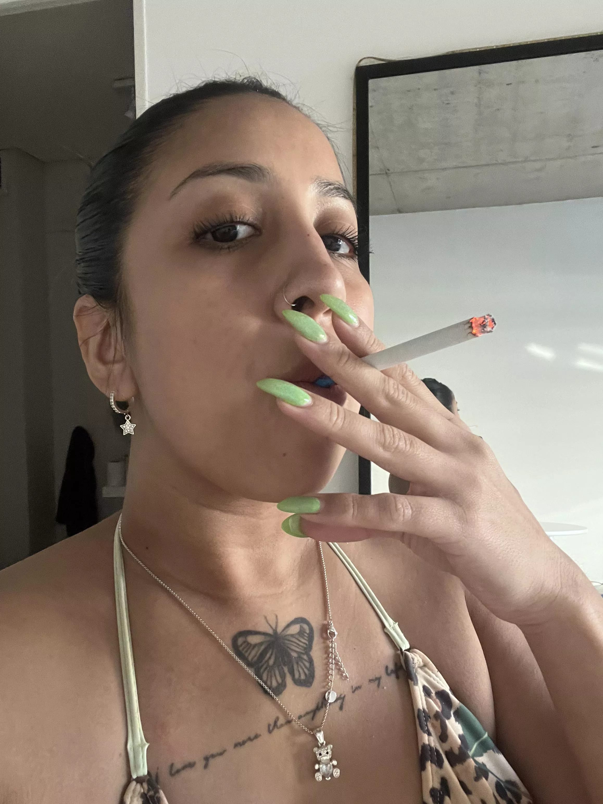 im trying new cigarretes and i like them a lot  posted by babygalsivip