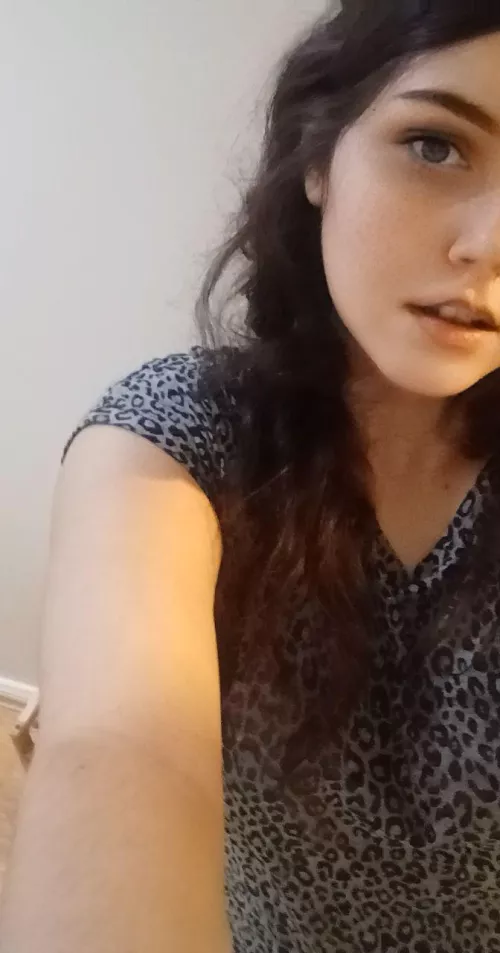 Looking for weekly arrangment. 150 weekly ❤️ 22f by AngryHippie29