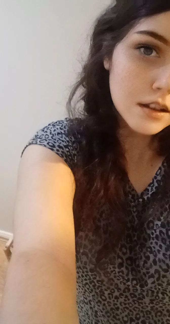 Looking for weekly arrangment. 150 weekly ❤️ 22f posted by AngryHippie29