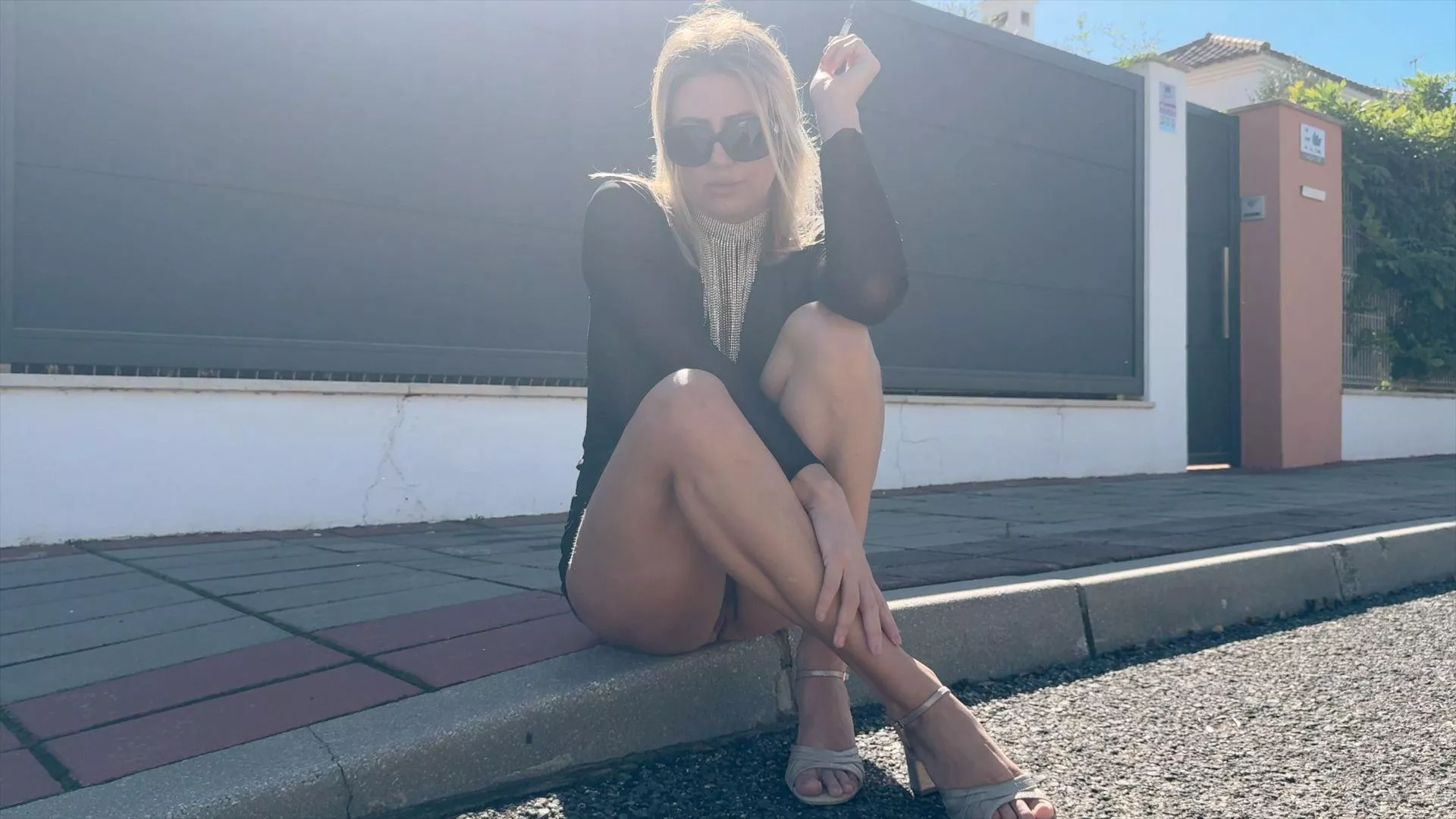 Smoking break 🚬 posted by thegoodwifexxx