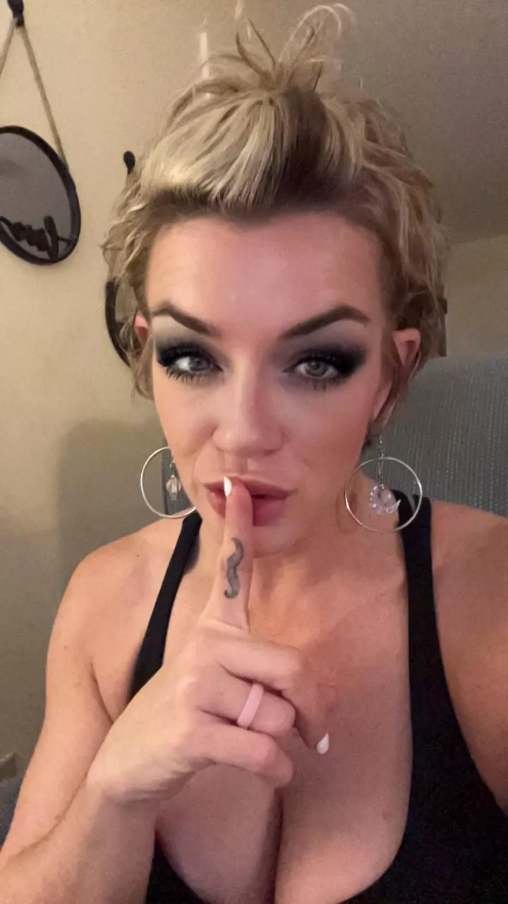 shhhh mommy wont tell posted by SashaSins555