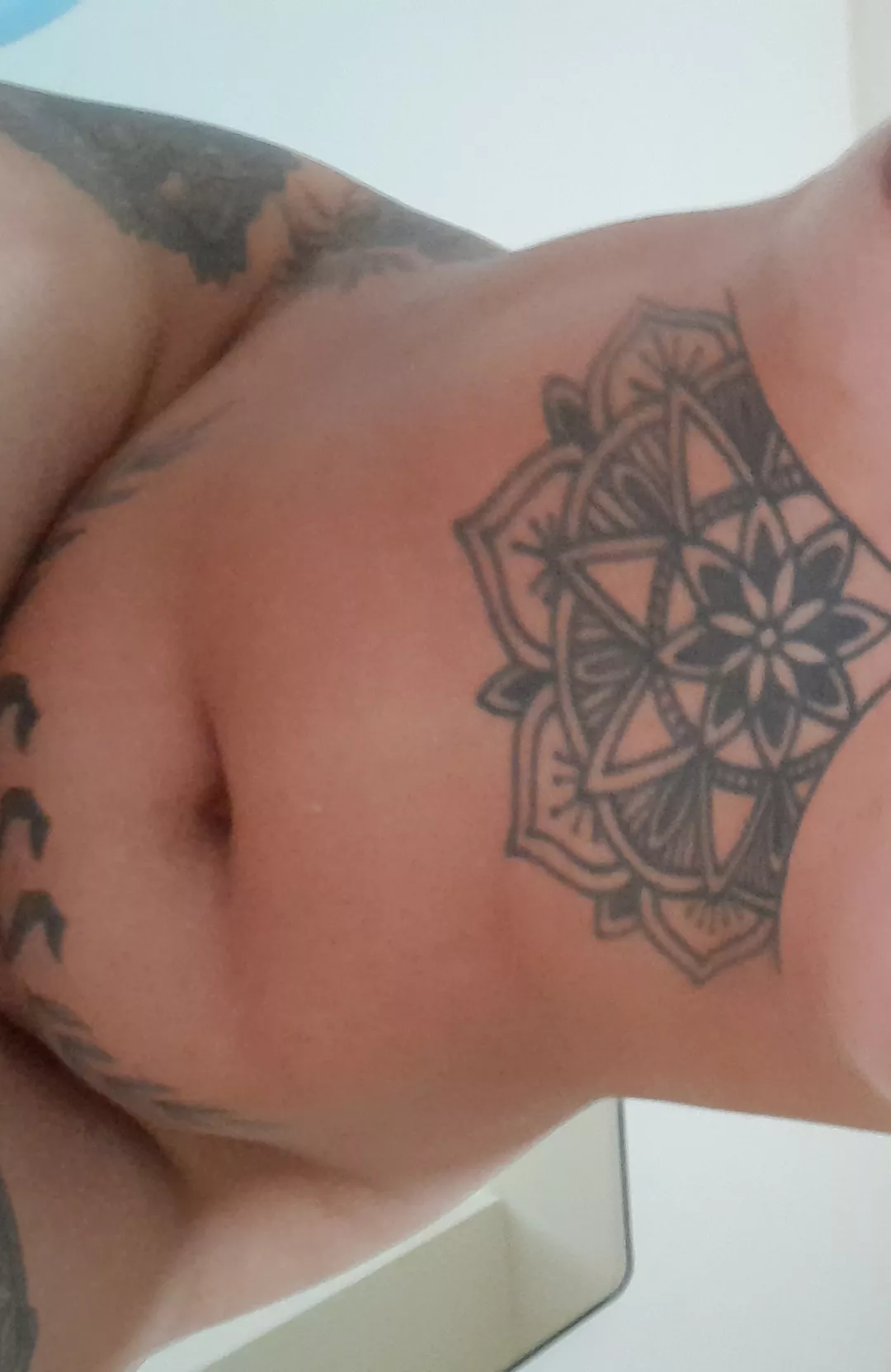 Admit it you'd like to lick it posted by putamistica