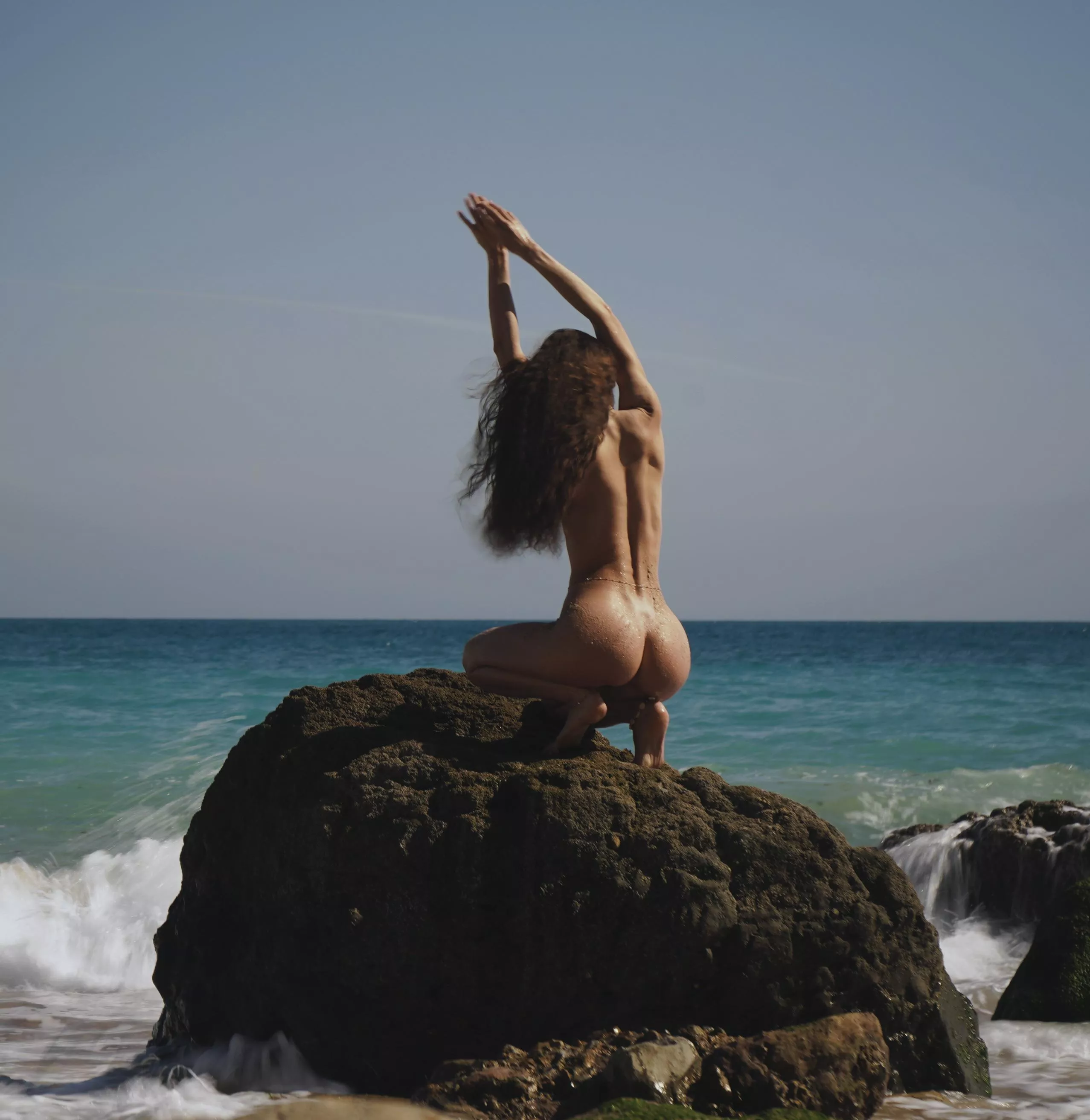 Enjoying the ocean  posted by Linartica