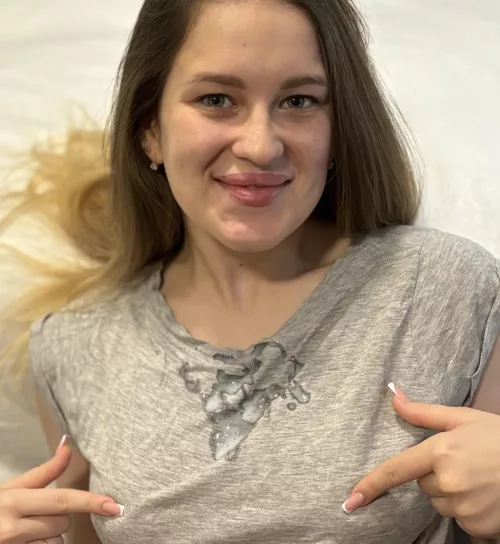 I've heard that cum moisturizes my big tits well through this t-shirt by hootpeppers