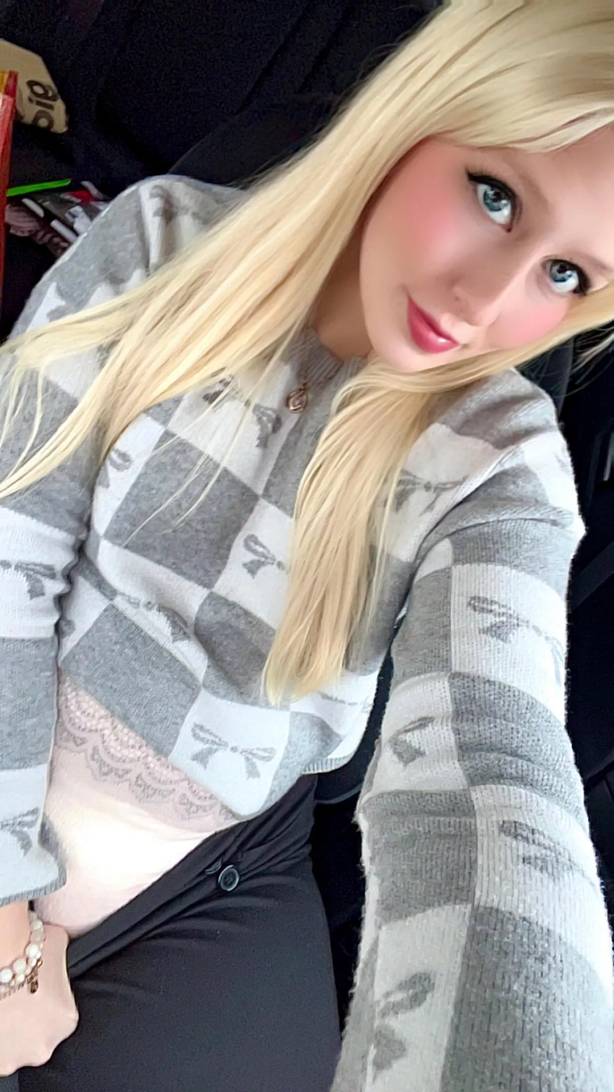 The newest Beauty Advisor 💄🧡🎀 posted by Marzsia